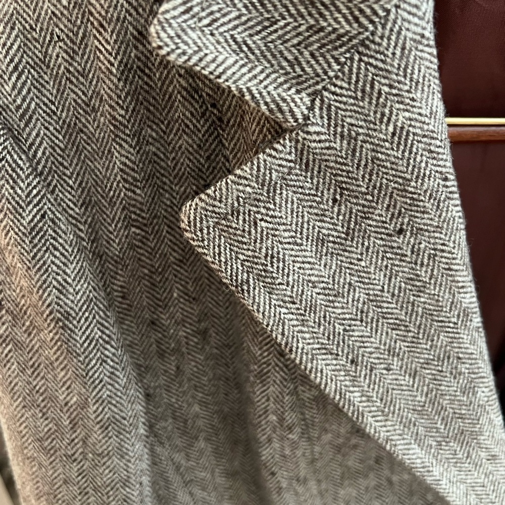 Elegant Gray Herringbone Blazer - Picture 5 of 6
